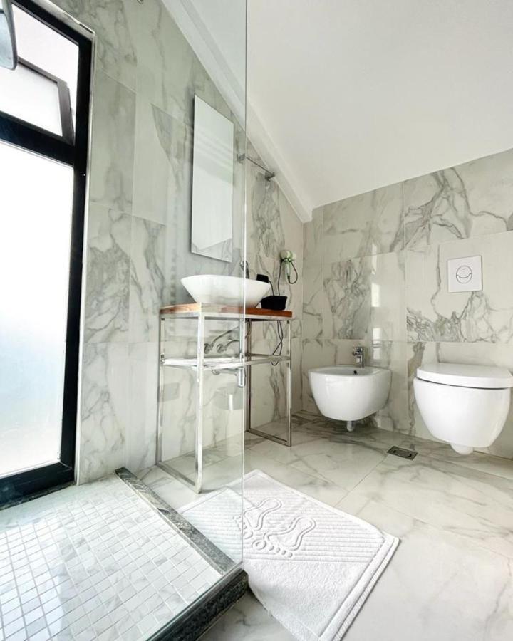 Shard Boutique Bed and breakfast Tirana